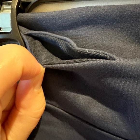 Track & Field Workout Cropped legging size Medium (kids) - Picture 4 of 6